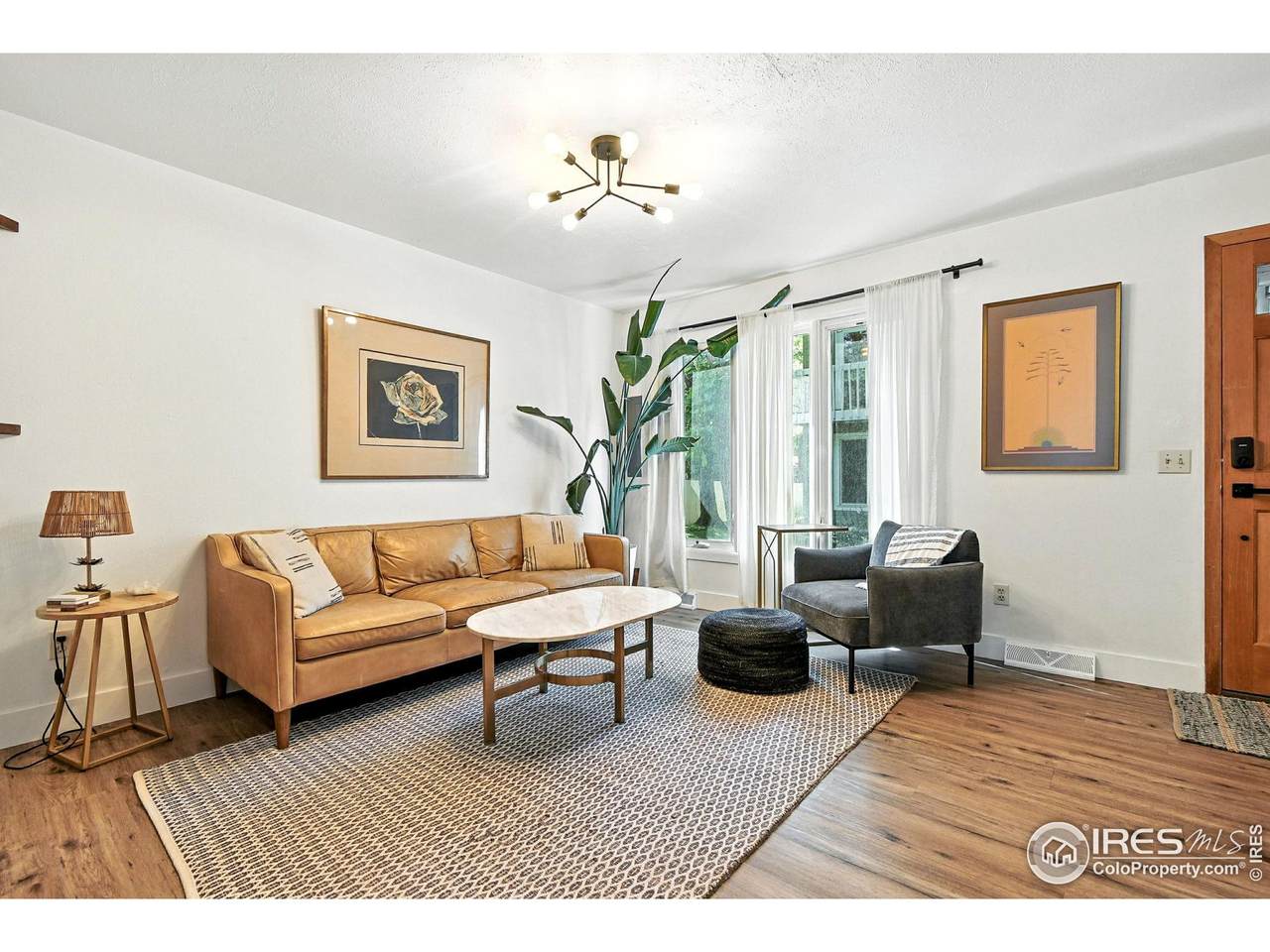 3850 Broadway St - Photo 1