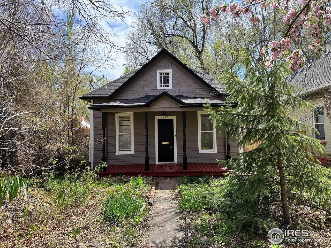 428 Baker St - Photo 1