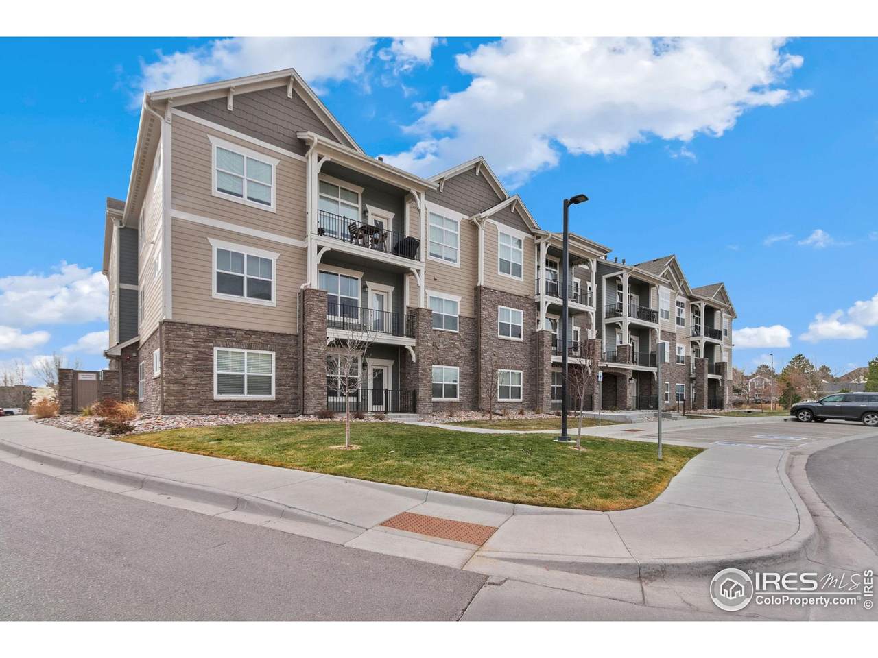 4622 Hahns Peak Dr - Photo 1