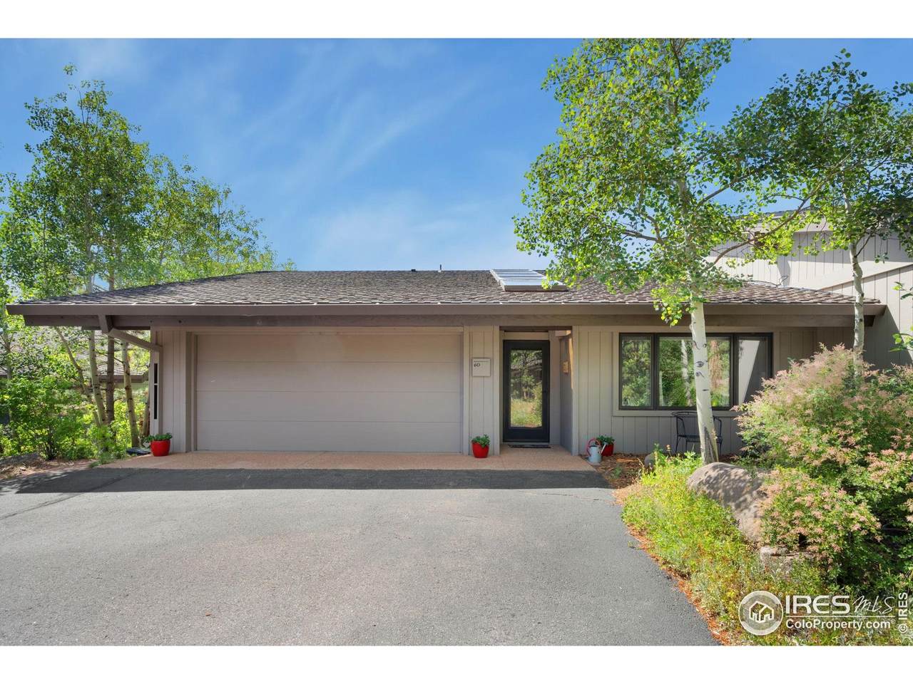 60 Aspen Ln - Photo 1