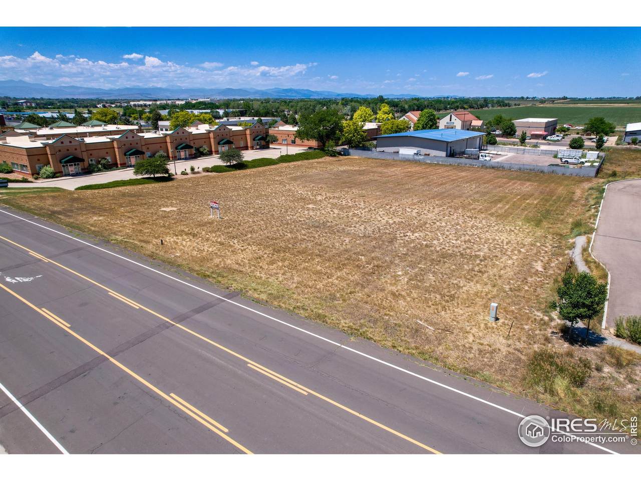 1611 Skyway Dr - Photo 1