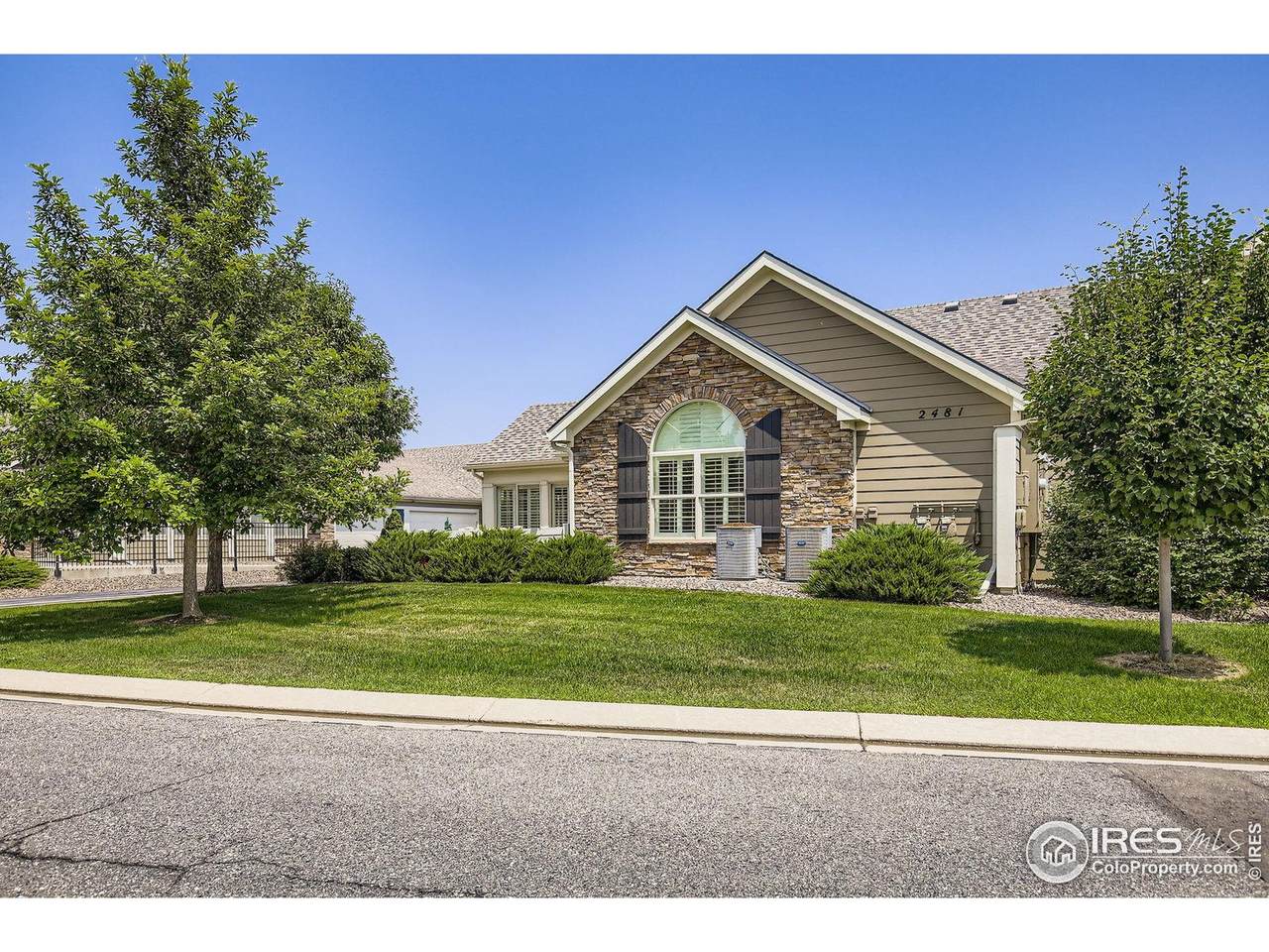 2481 Santa Fe Dr - Photo 1