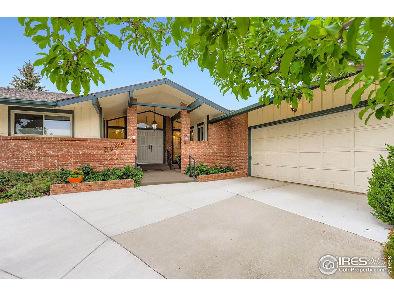 2490 Vassar Dr - Photo 1