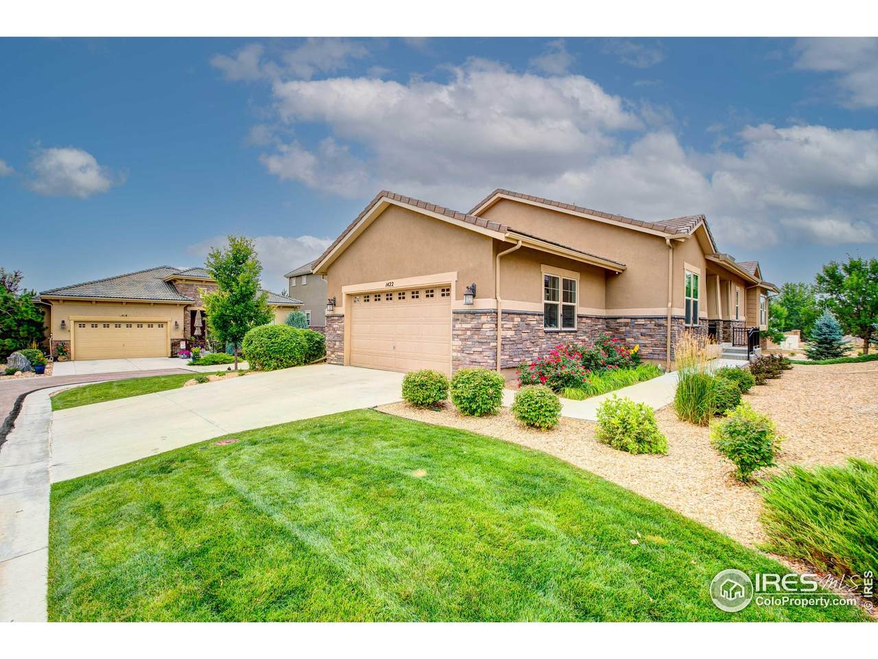1422 Skyline Dr - Photo 1