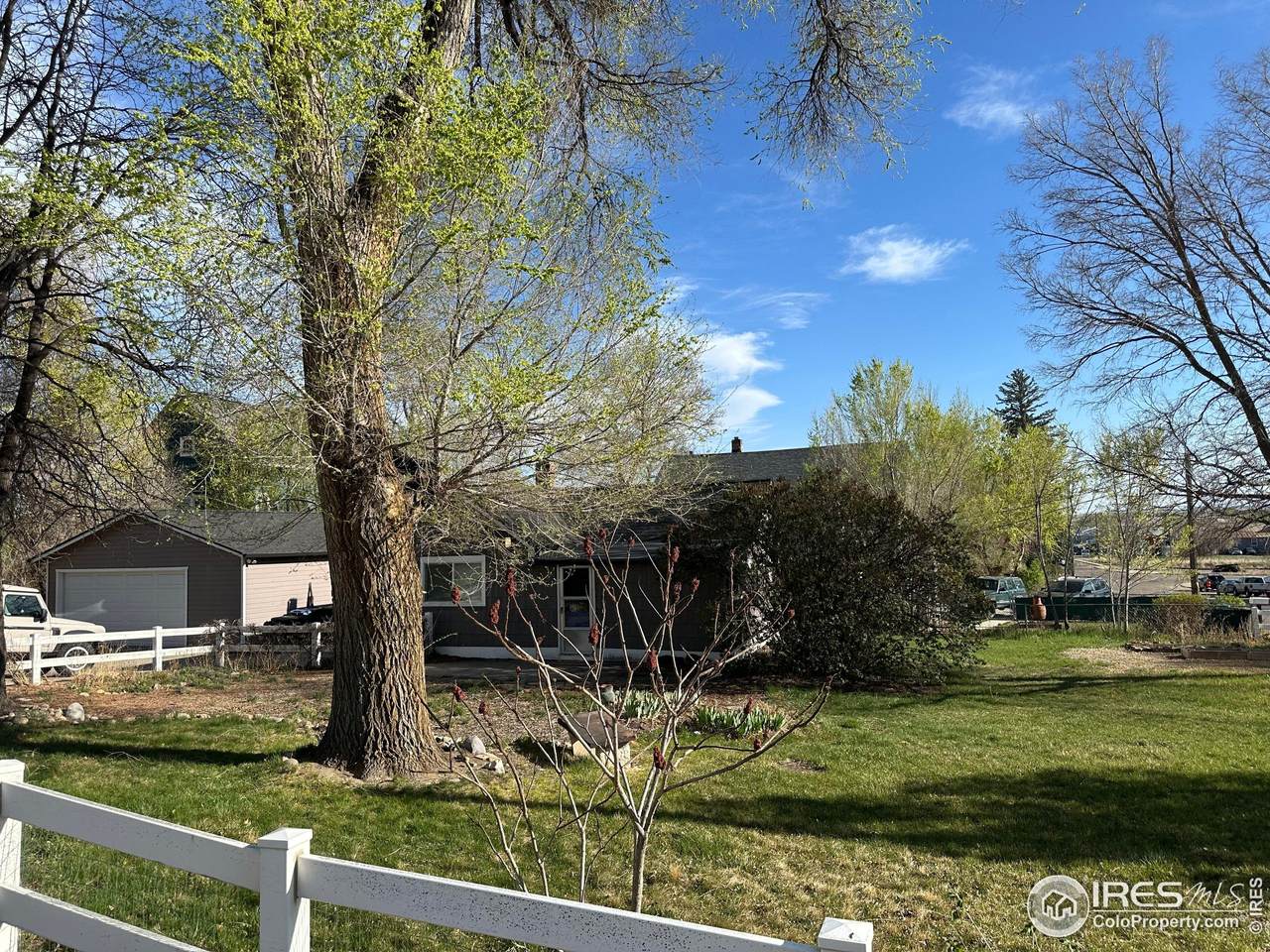 1129 2nd Ave - Photo 1