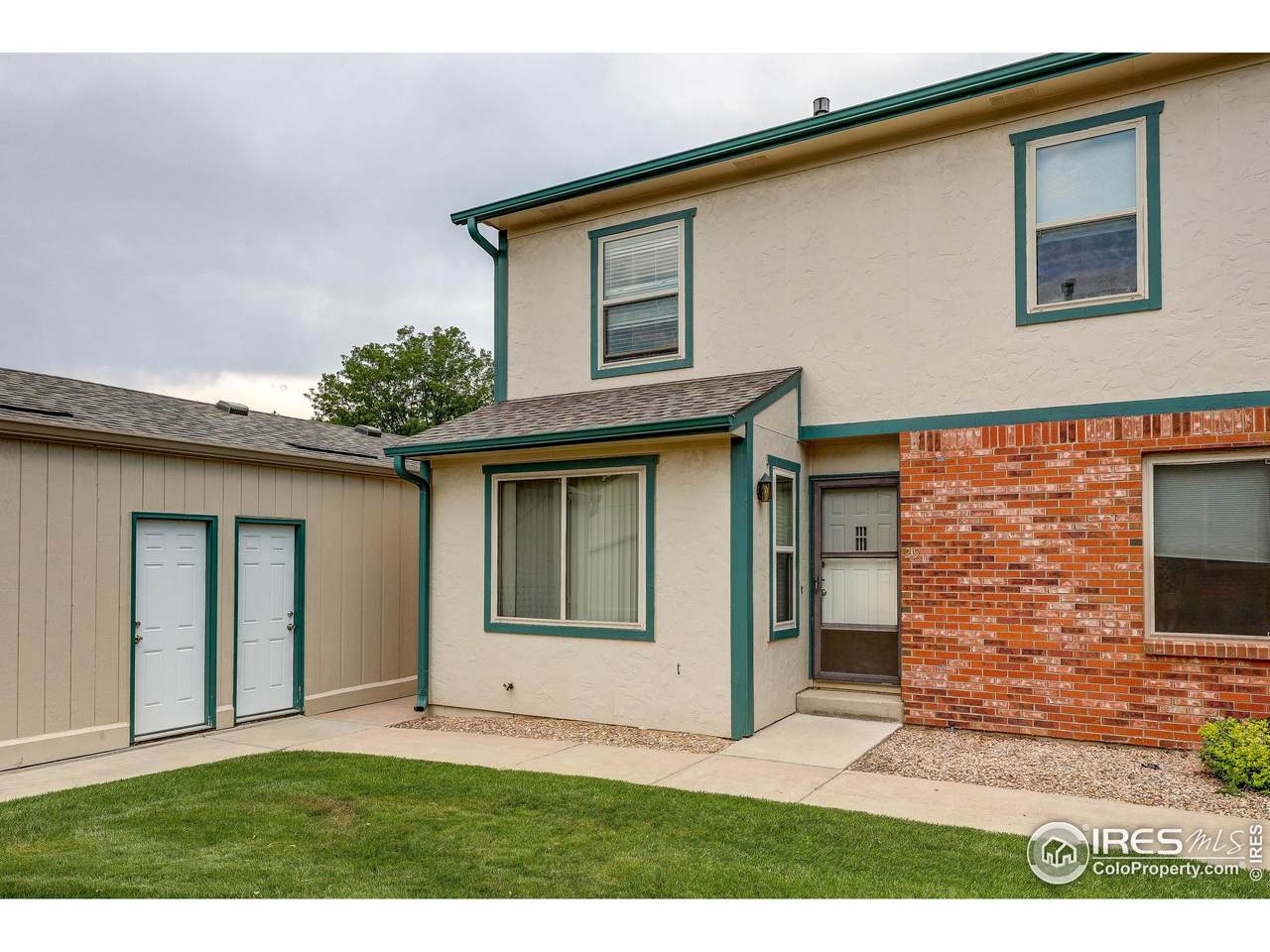 920 44th Ave Ct - Photo 1