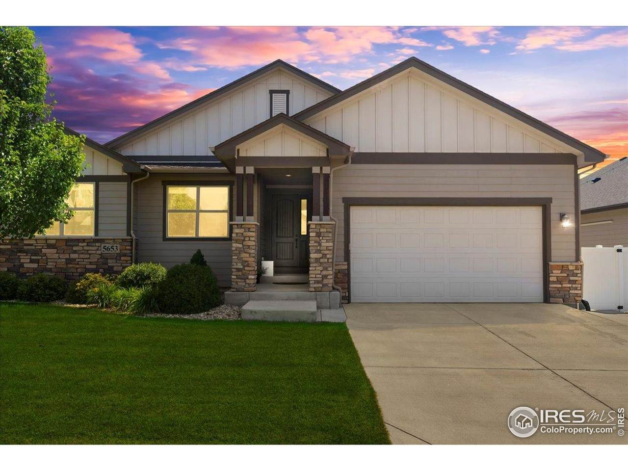 5653 Carmon Dr - Photo 1