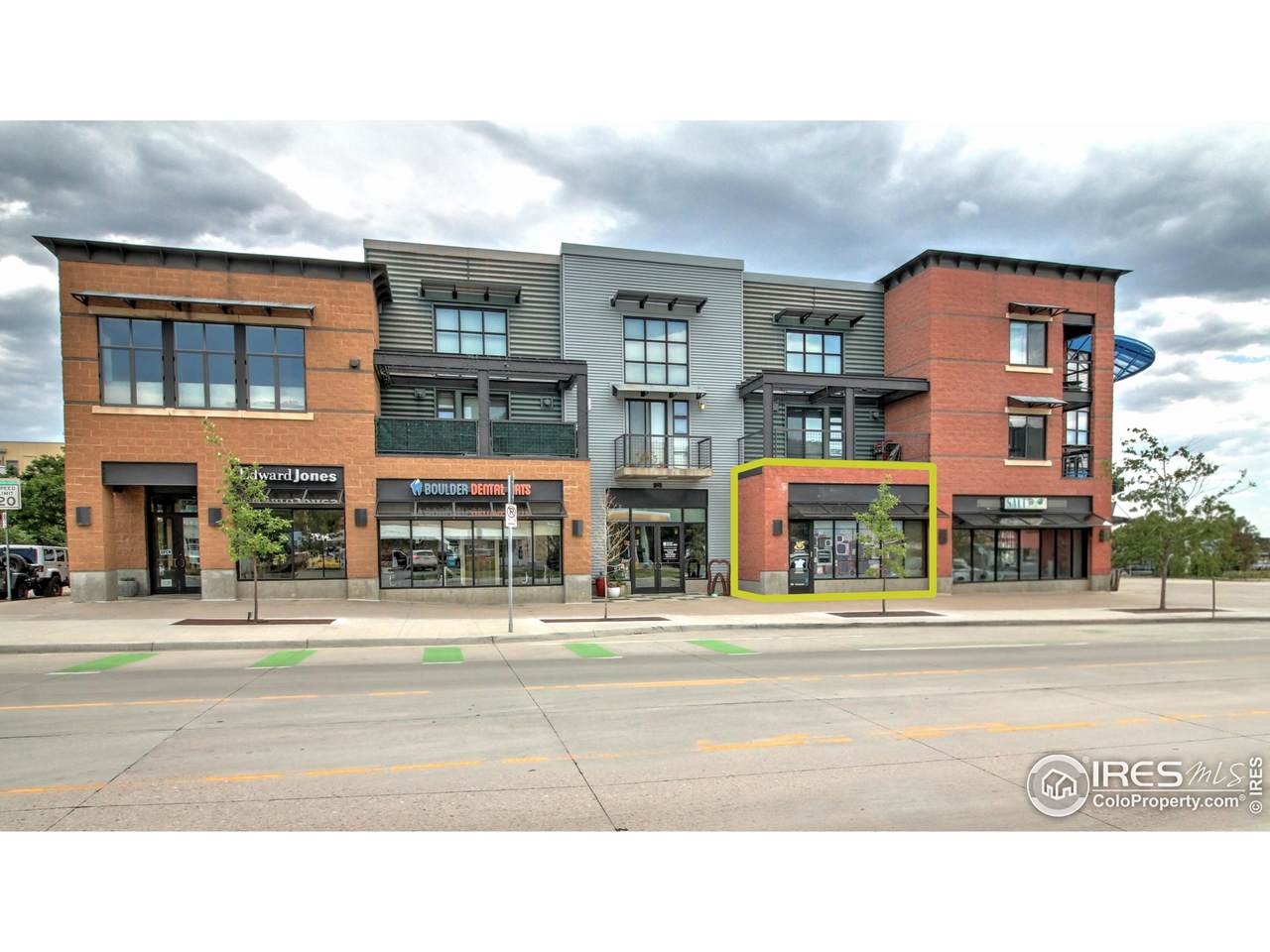 4520 Broadway St - Photo 1