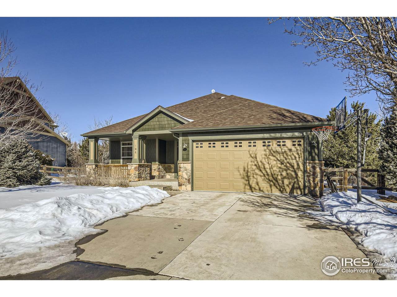 104 Noland Ct - Photo 1