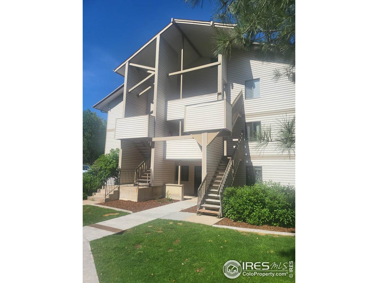 1705 Heatheridge Rd - Photo 1