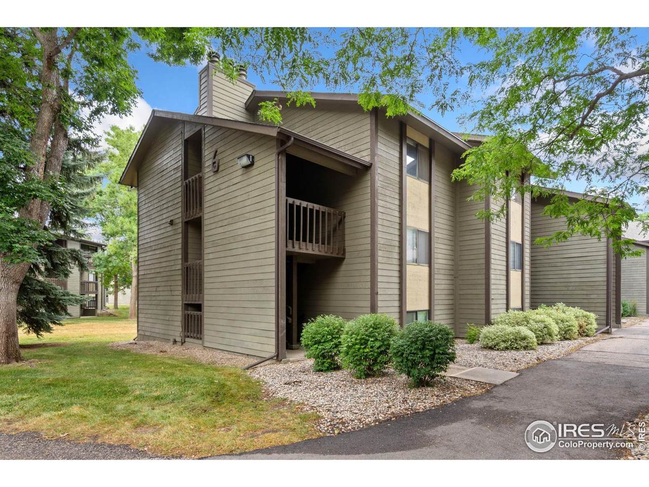925 Columbia Rd - Photo 1
