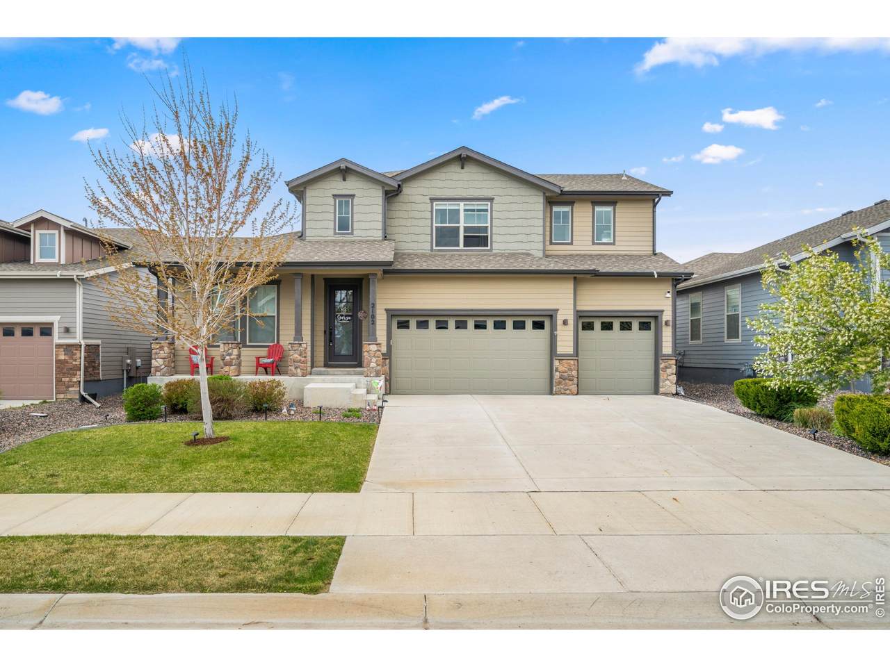 2102 Bouquet Dr - Photo 1