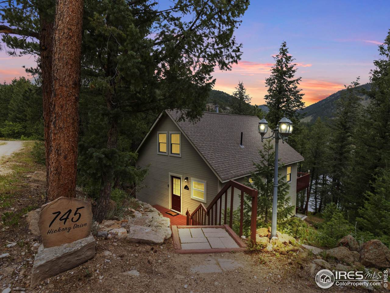 745 Hickory Dr - Photo 1