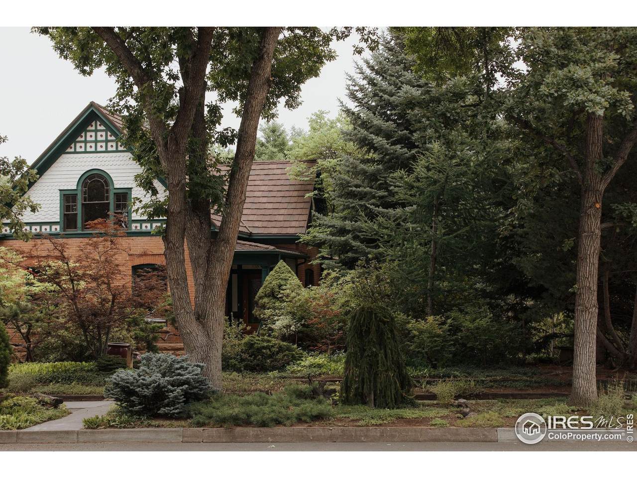 530 Smith St - Photo 1
