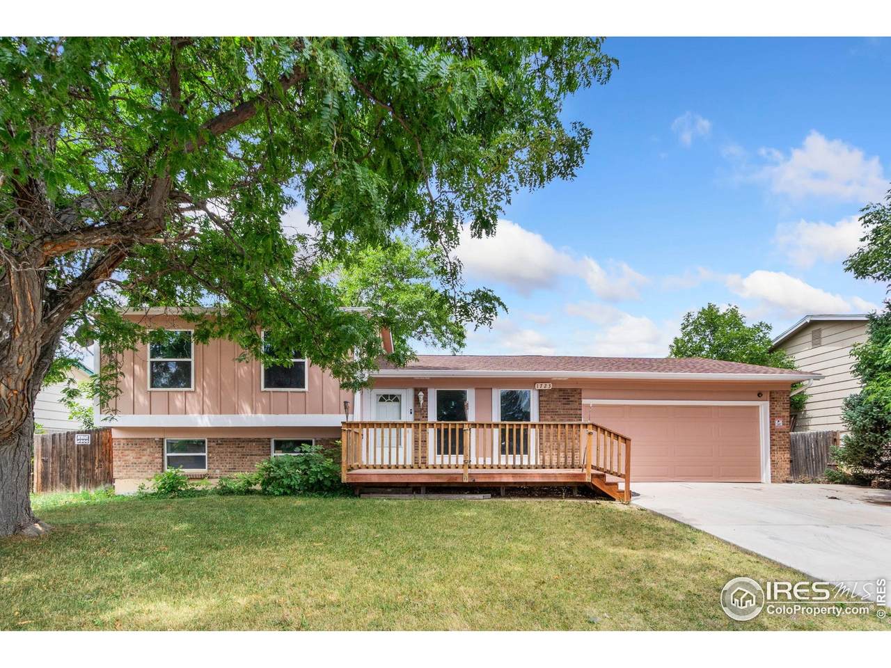 1723 Elmwood St - Photo 1