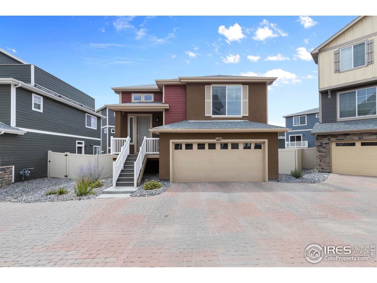 1027 Highview Dr - Photo 1