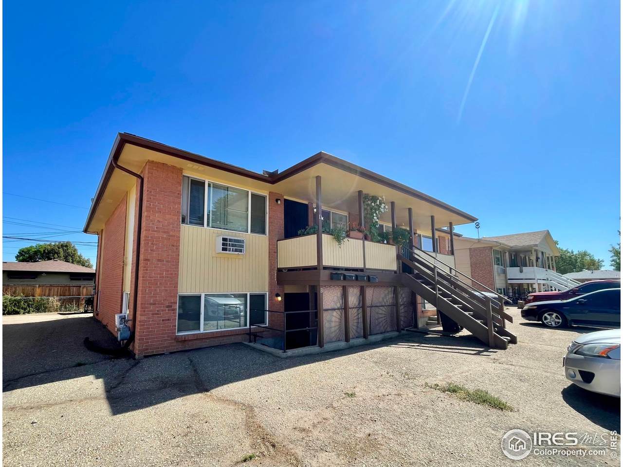 832 Bowen St - Photo 1