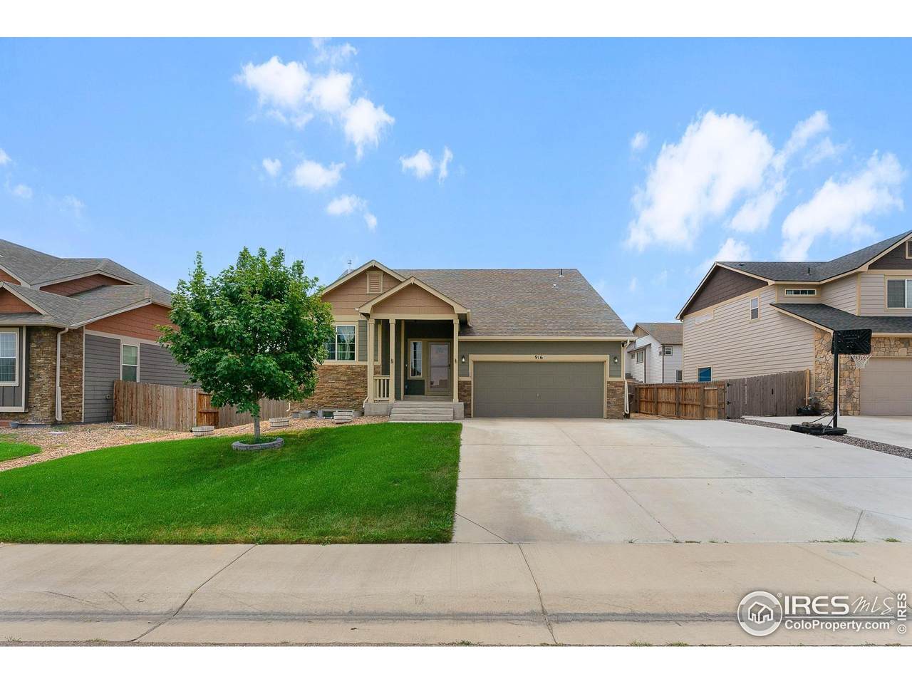 916 Independent Ave - Photo 1