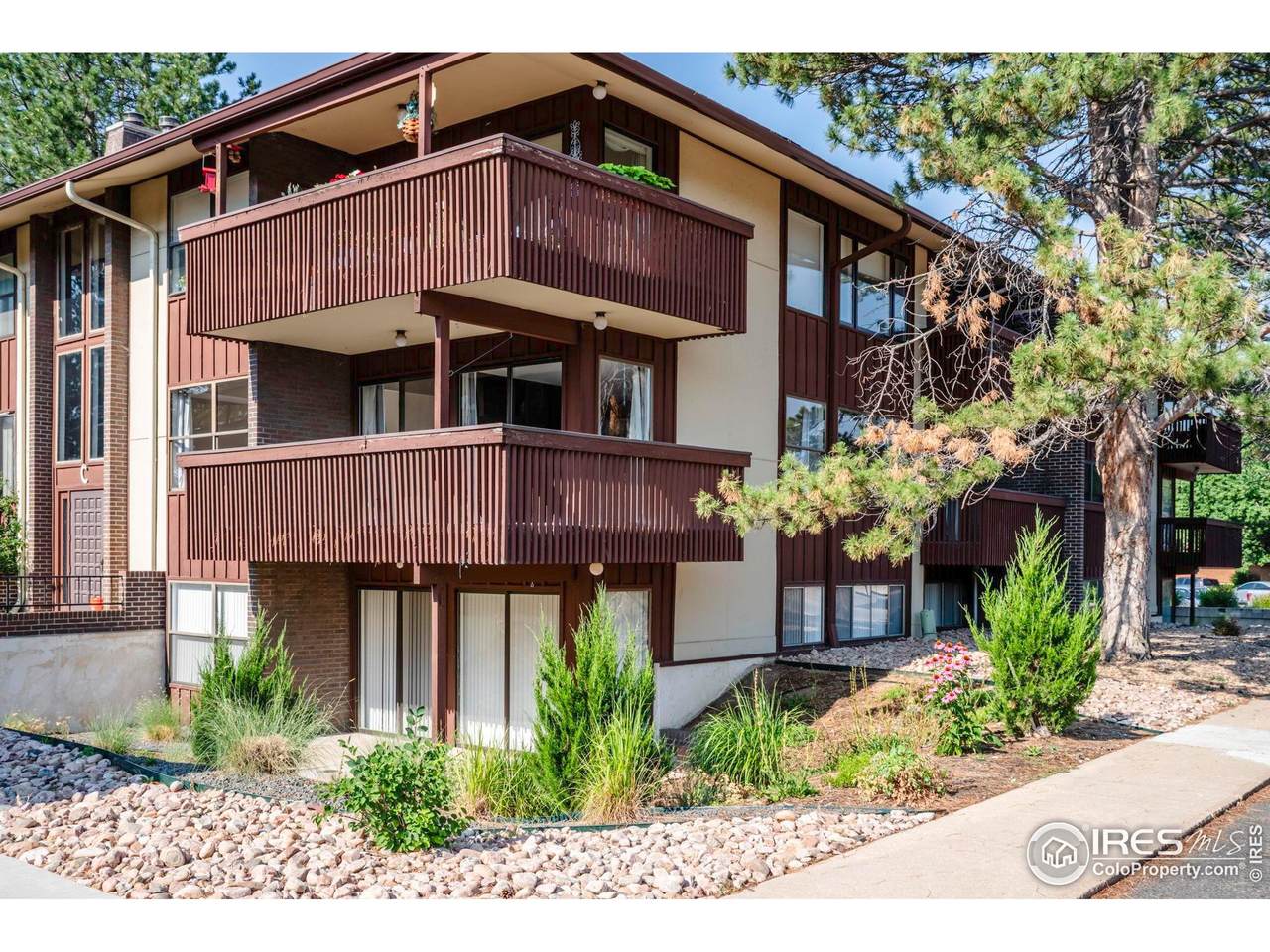 500 Manhattan Dr - Photo 1