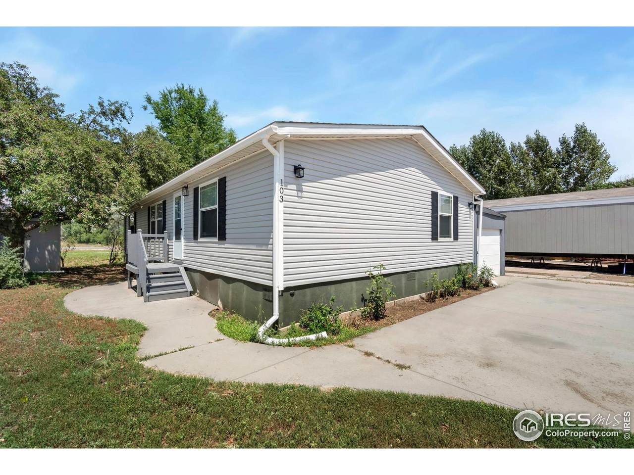 200 35th Ave - Photo 1