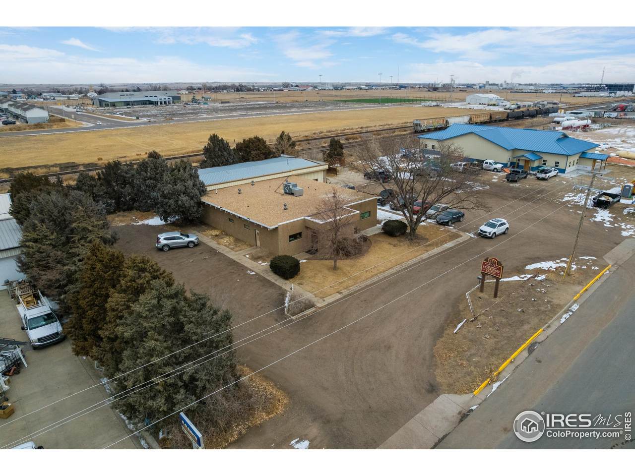 1215 Burlington Ave - Photo 1