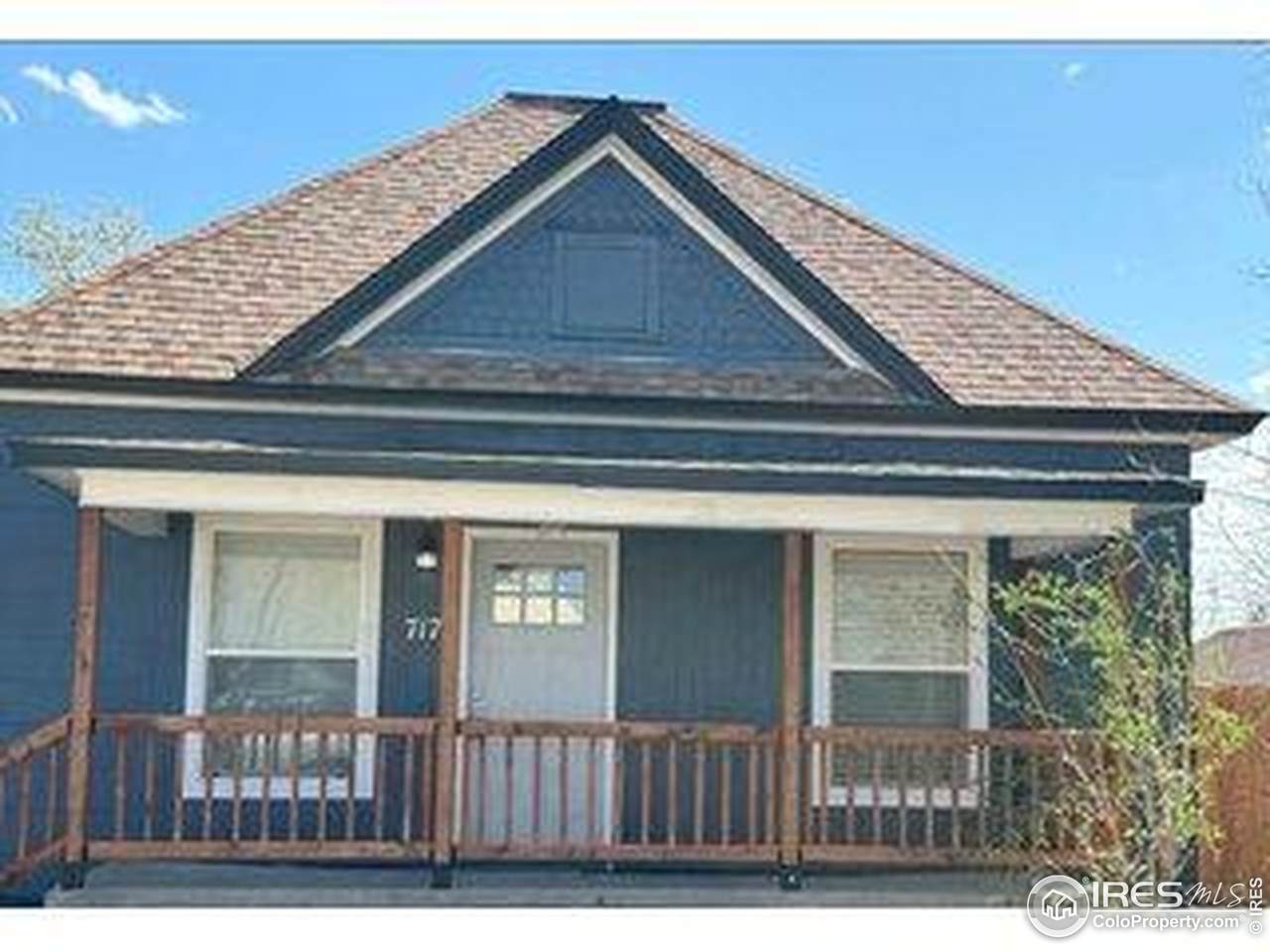 717 Phelps St - Photo 1