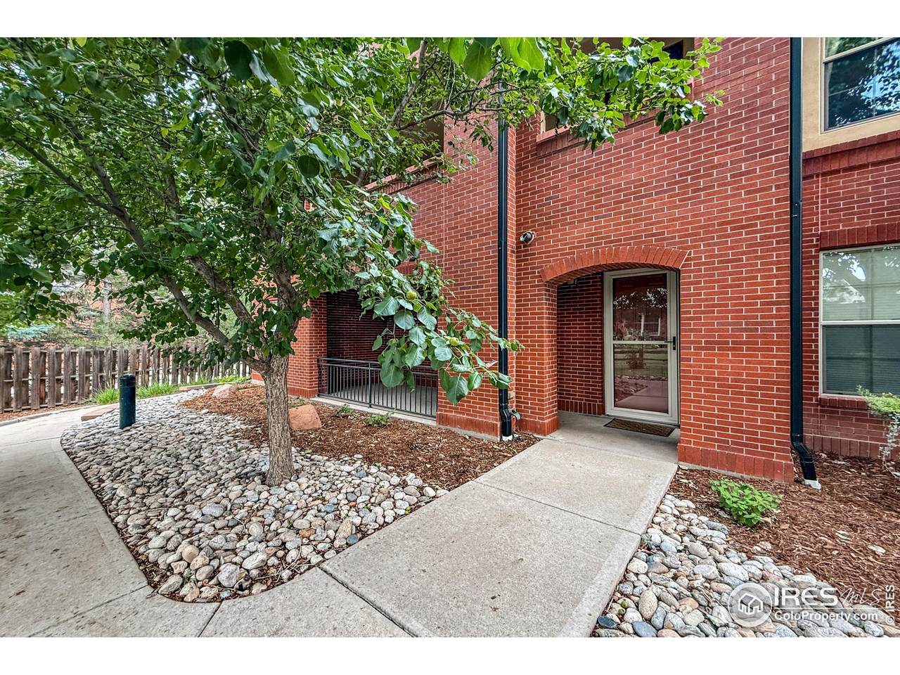 1379 Charles Dr - Photo 1