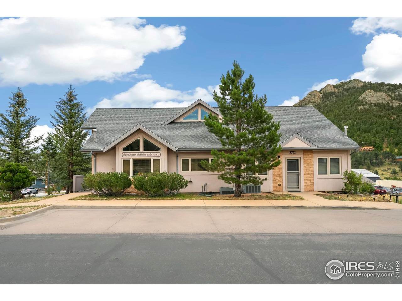 1770 Avalon Dr - Photo 1