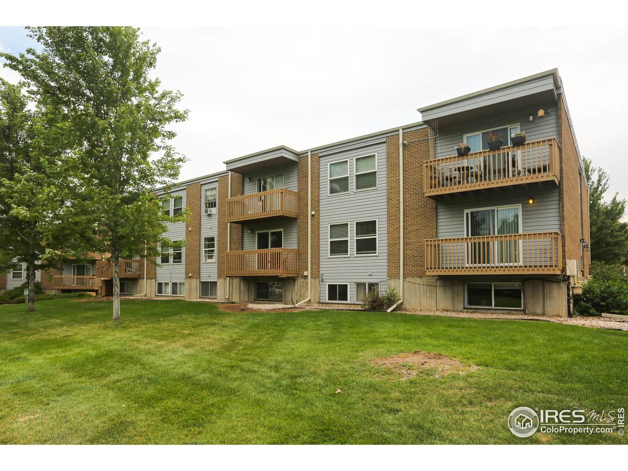 1608 Cottonwood Dr - Photo 1