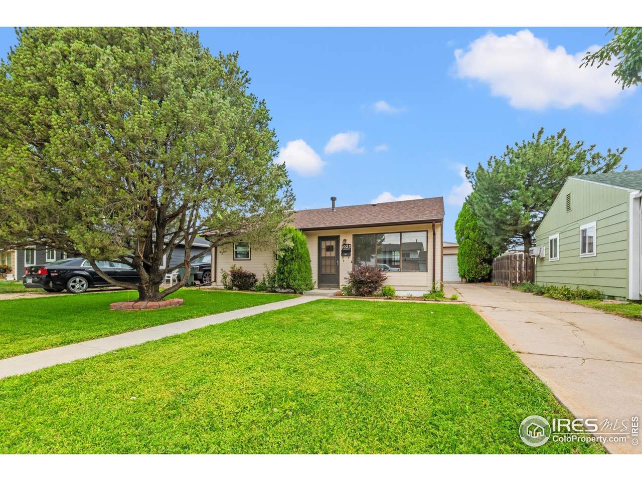 1023 Edmunds St - Photo 1