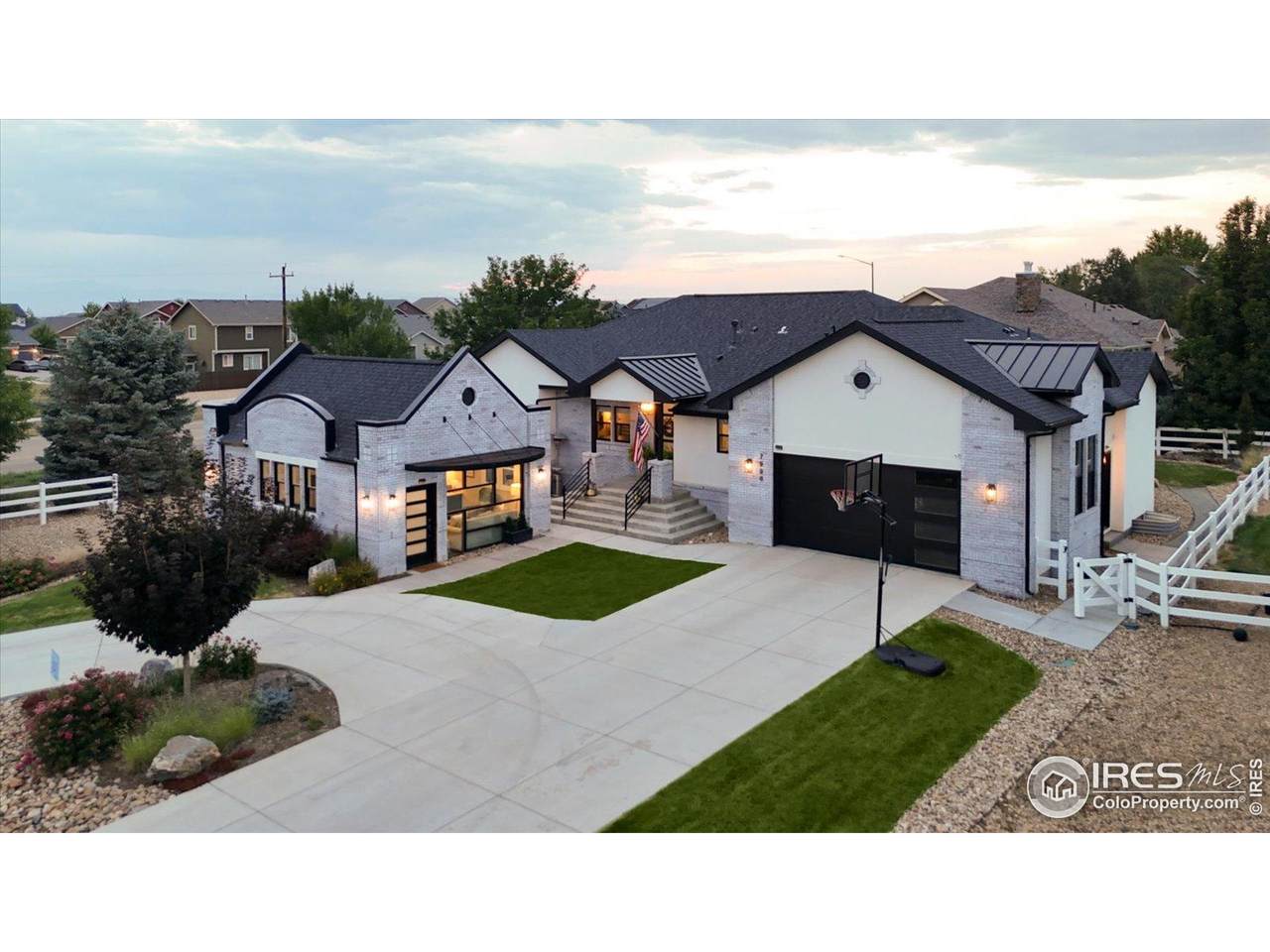 7998 Angel View Dr - Photo 1