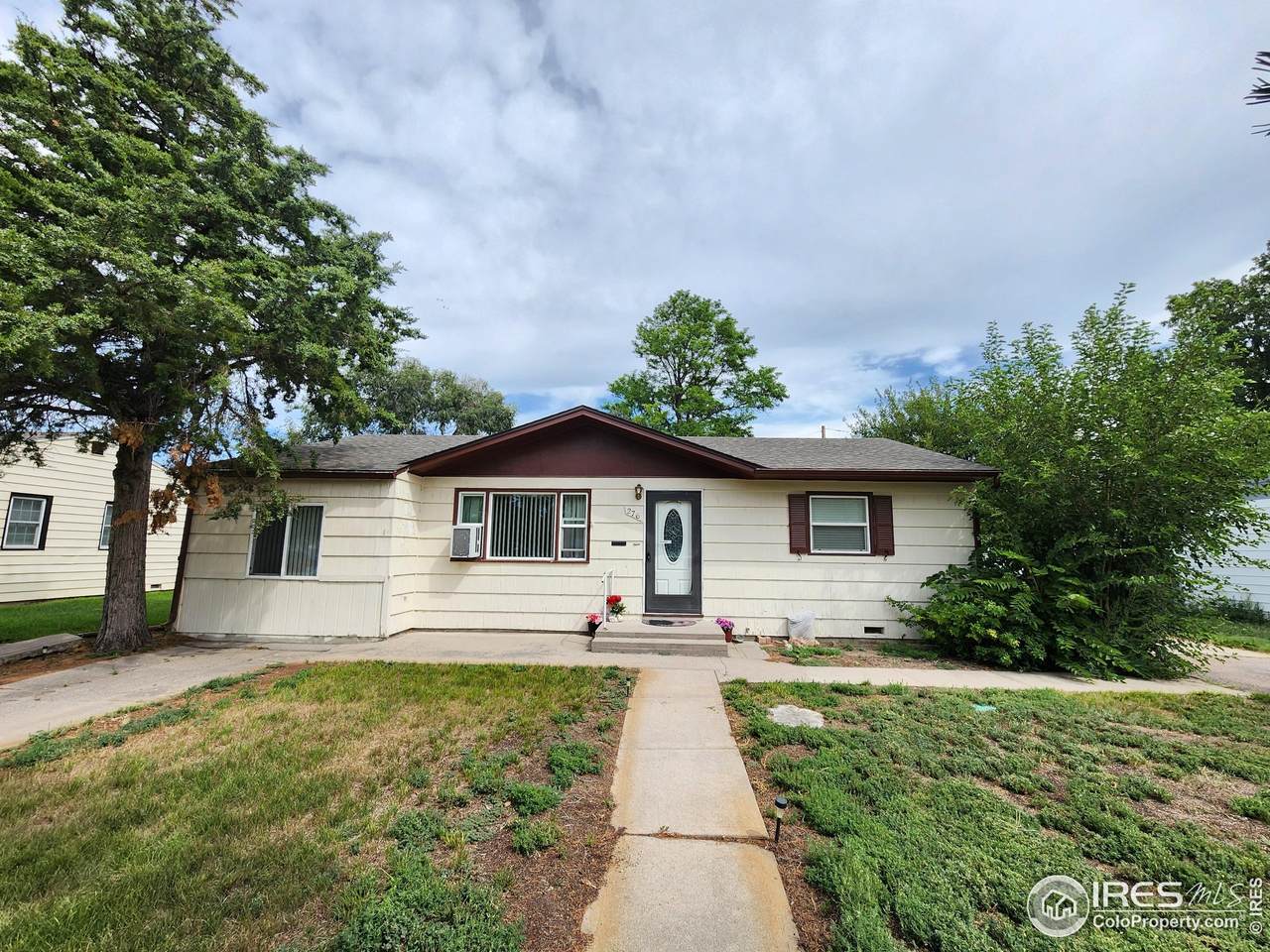 276 Colorado Pl - Photo 1
