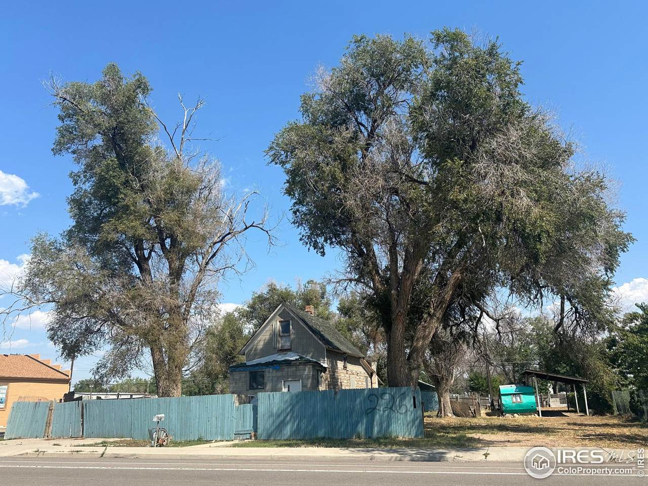 226 9th Ave - Photo 1