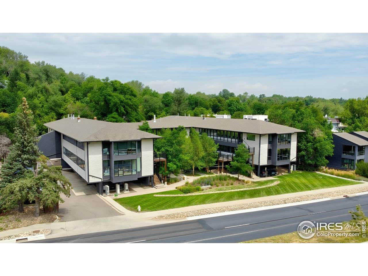 207 Canyon Blvd - Photo 1