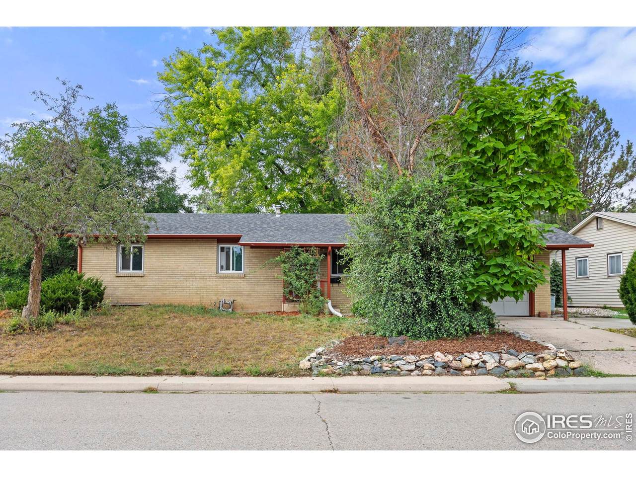 1045 Montview Rd - Photo 1