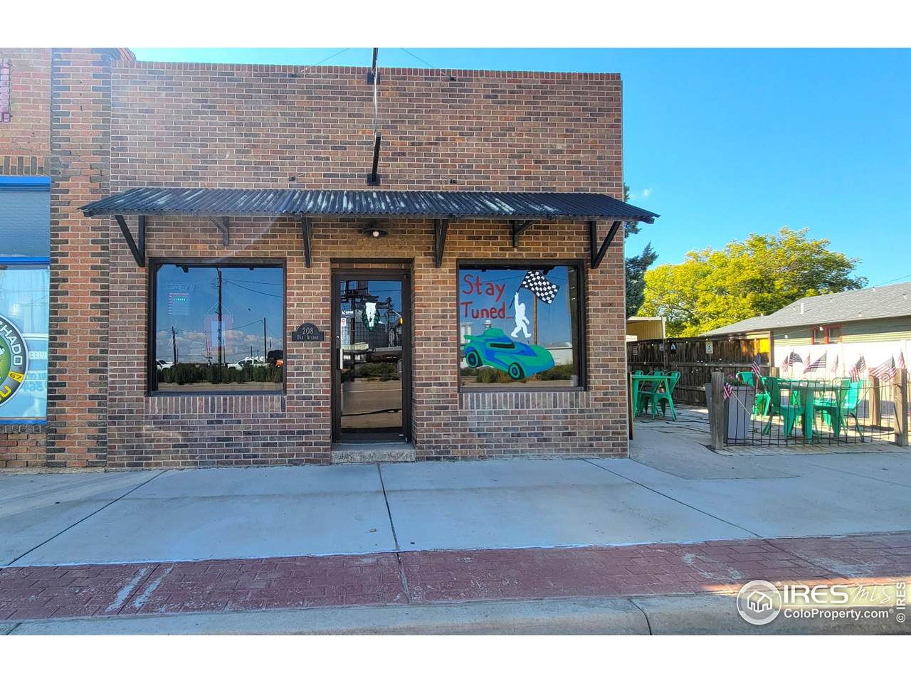 208 Oak Ave - Photo 1