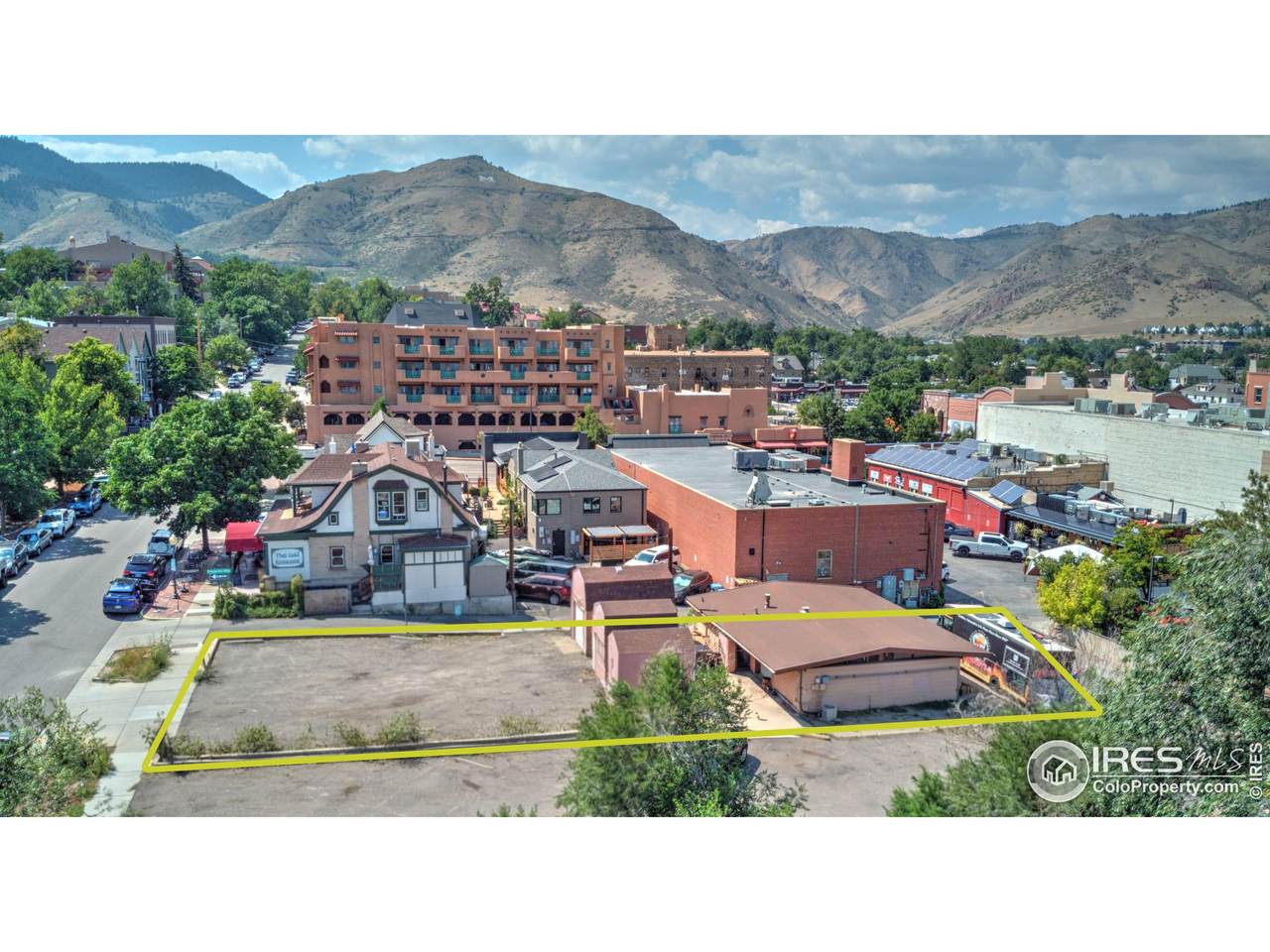 710 14th St - Photo 1