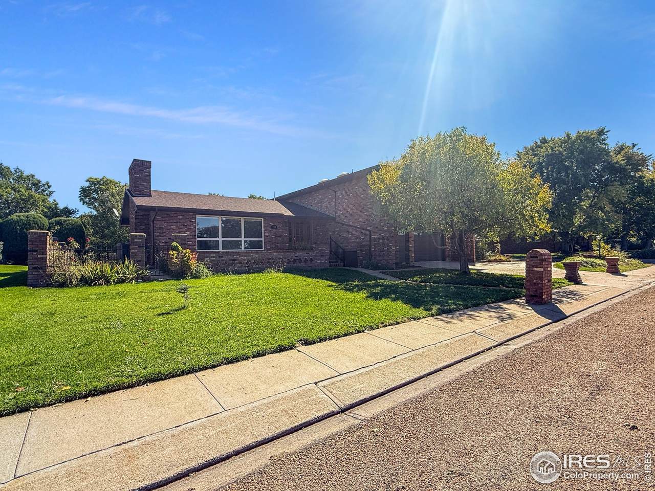 645 Sheridan Ave - Photo 1