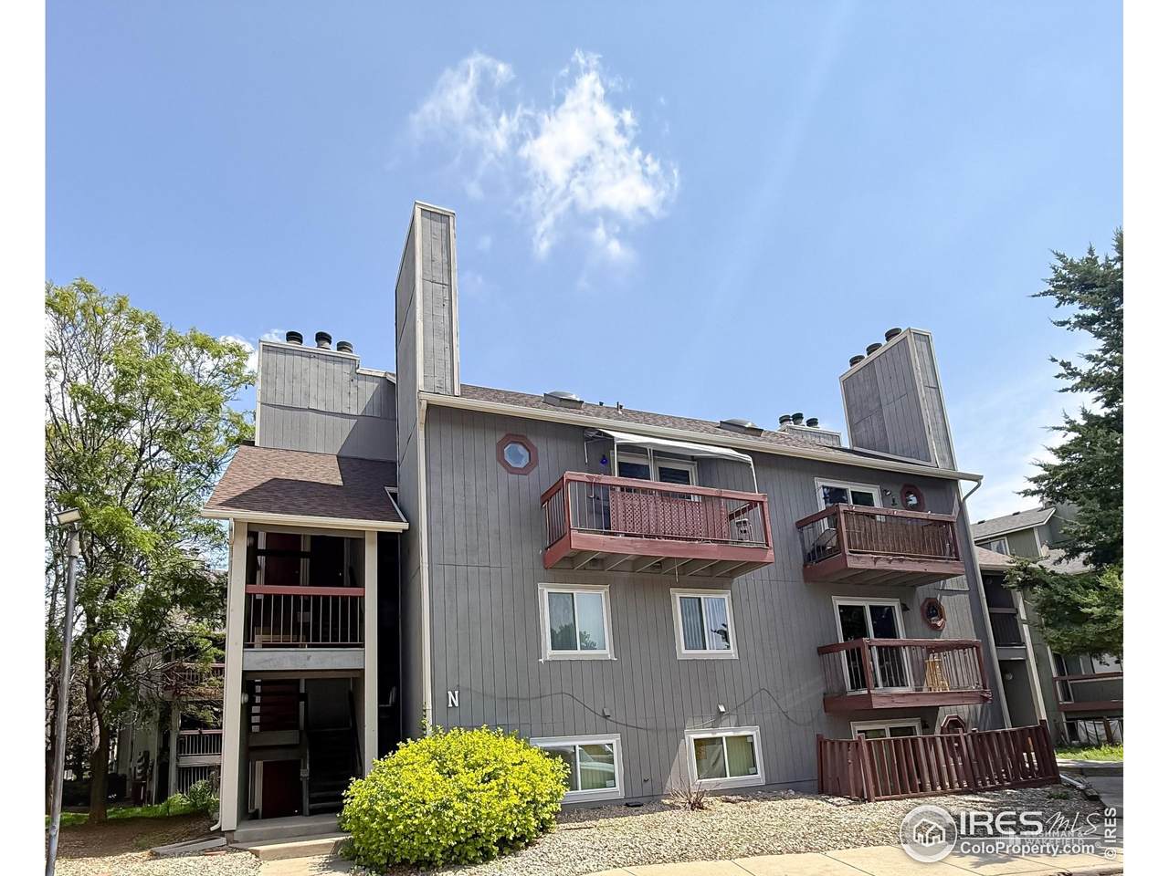 4501 Boardwalk Dr - Photo 1