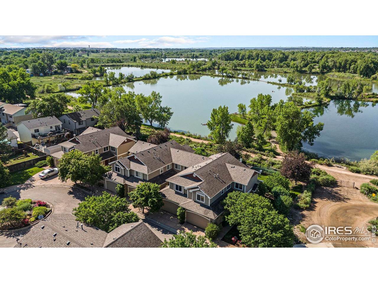 702 Cairnes Dr - Photo 1