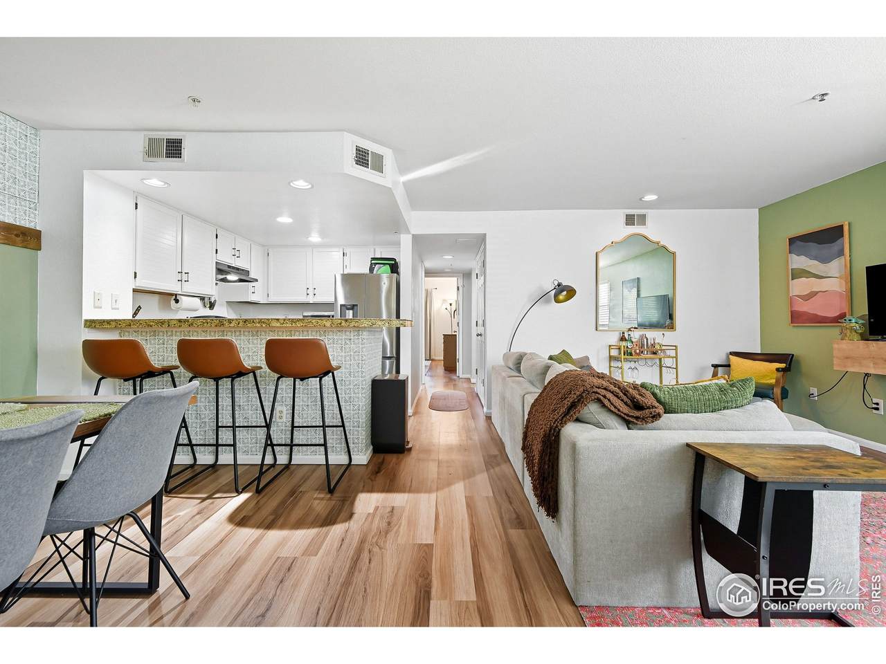 935 Broadway - Photo 1