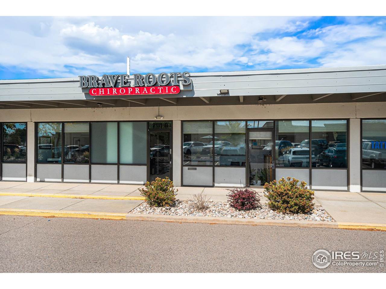 2111 College Ave - Photo 1