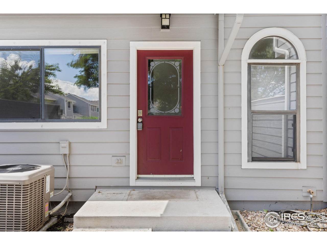 323 Taft Ct - Photo 1