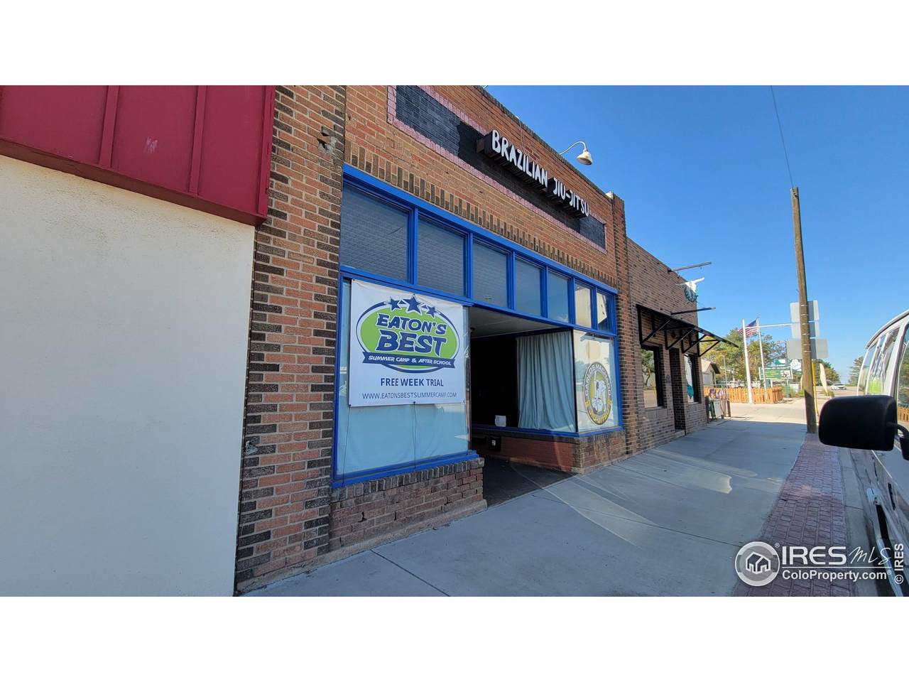 206 Oak Ave - Photo 1