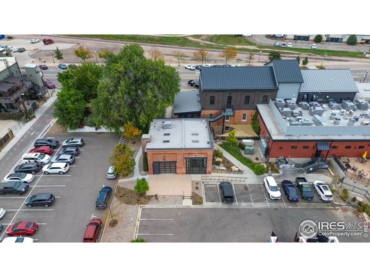 301 Main St - Photo 1