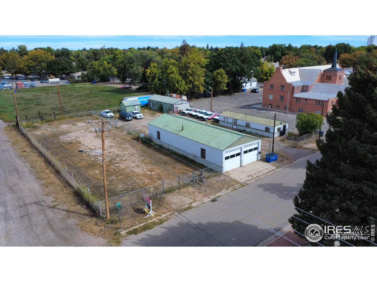 127 8th St - Photo 1