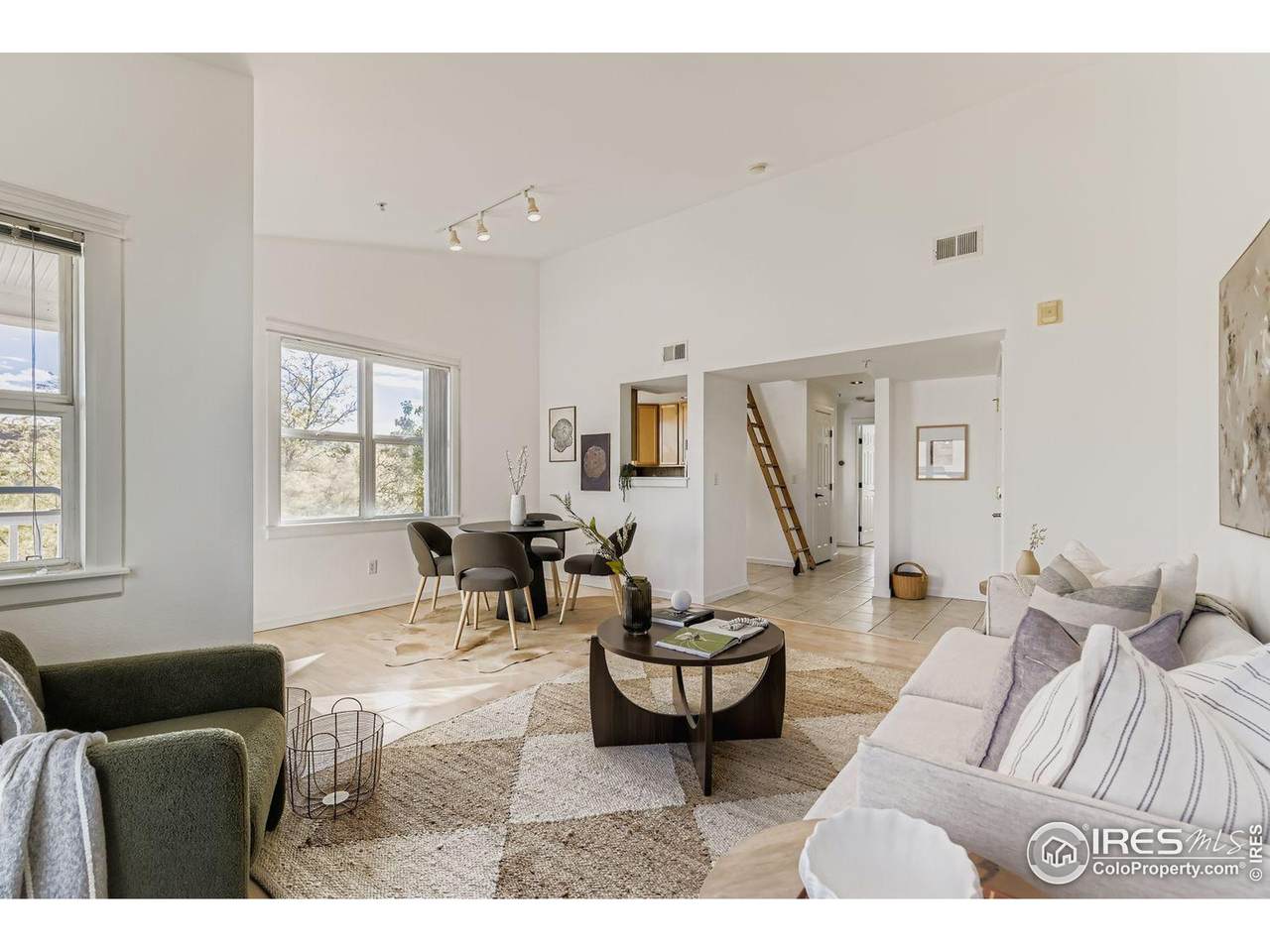 1400 Lee Hill Dr - Photo 1