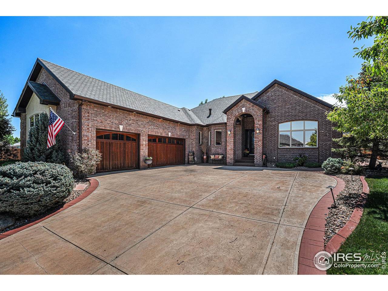 2299 Links Pl - Photo 1