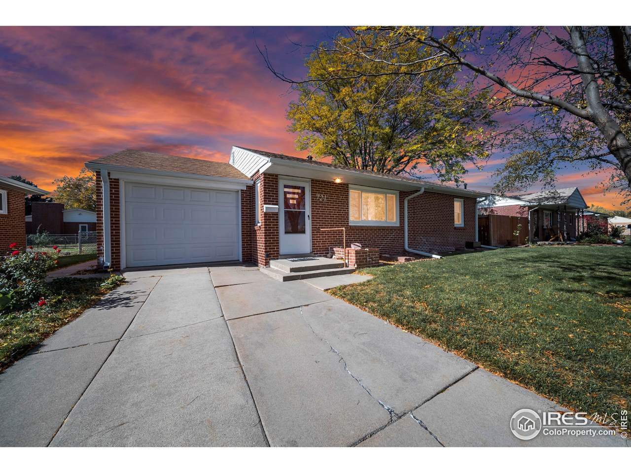 721 West St - Photo 1