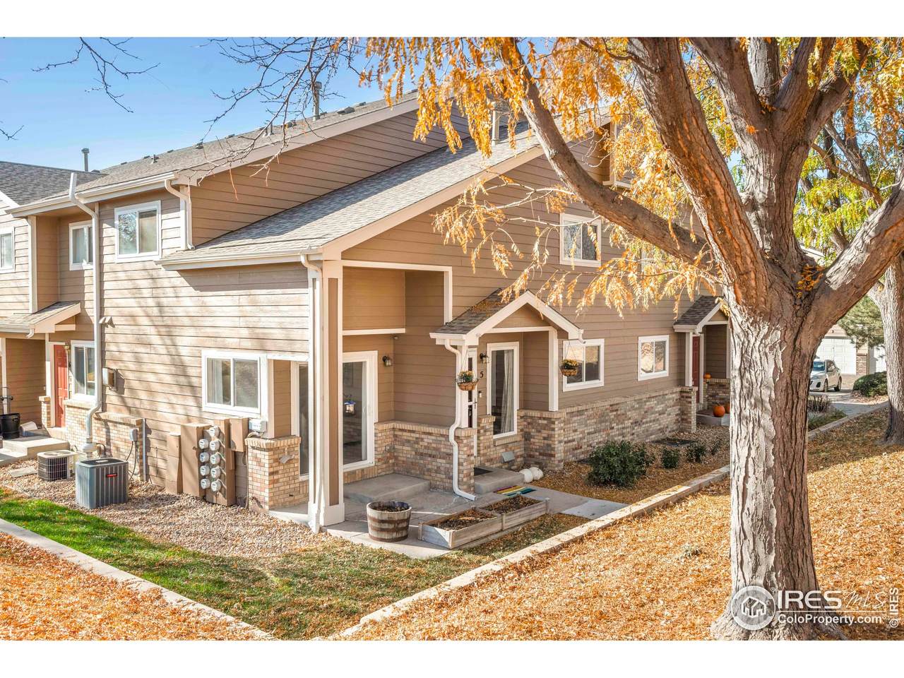 1601 Great Western Dr - Photo 1